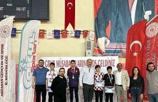 Bilek güreşinde İspir’in başarısı