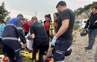 Bodrum’da can pazarı: Minibüsle otomobil çarpıştı,...