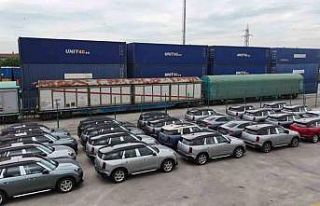 Boğazı trenle geçti: Araç sevkiyatı Köseköy’e...