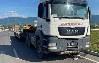 Bolu’da kırmızı ışıkta geçen bisikletli tırın...