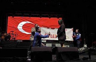 Bolu’da konser öncesi sürpriz evlilik teklifi