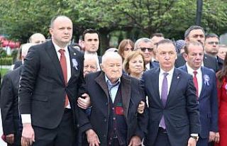 Bolu’ya 148 eser kazandıran İzzet Baysal’a duygusal...