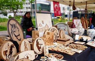 Bu sokakta üretim var emek var sanat var