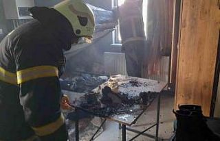 Burdur’da prizde unutulan ütü yangına neden oldu