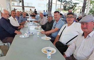 Burhaniye’de geleneksel Mahalle hayrı yüzlerce...