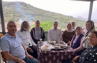 Burhaniye’de Kaymakam Memiş, Dutluca hayrına katıldı