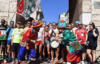 Bursa Emniyeti Tarihi Kent Koşusu için trafiğe...