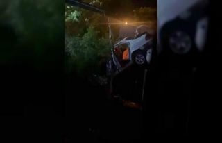 Bursa’da kontrolden çıkan otomobil bahçeye uçtu...