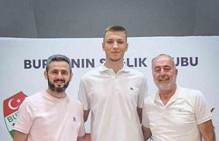 Bursaspor, genç kaleci Kerem Matışlı ile sözleşme...