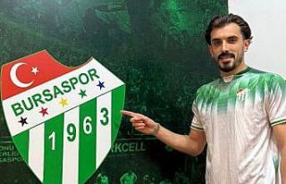 Bursaspor, Hakkı Türker transferini resmen açıkladı
