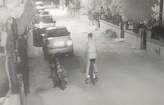 Çaldığı bisikleti beğenmeyince bırakıp motosikleti...
