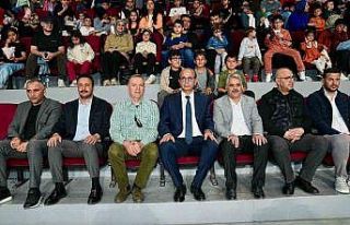 Cambaz Mithat ‘Yetenek Sirkiniz’ gösterisi renkli...