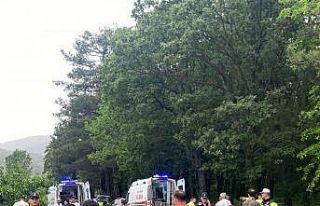 Çanakkale’de otomobil ile motosiklet çarpıştı:...