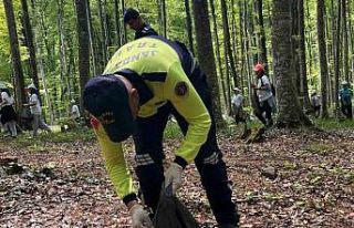 Çocuklar çevreyi temizledi