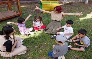 Çocuklar eğlenerek İngilizce öğreniyor