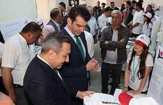 Çorum’da öğrencilerden köy okulunda bilim fuarı