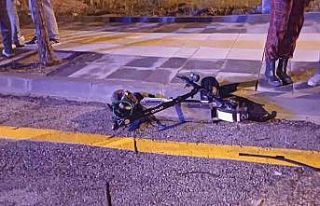 Çorum’da otomobil ile elektrikli scooter çarpıştı:...