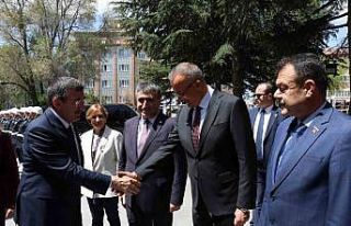 Cumhurbaşkanı Yardımcısı Yılmaz: "Ana muhalefet...