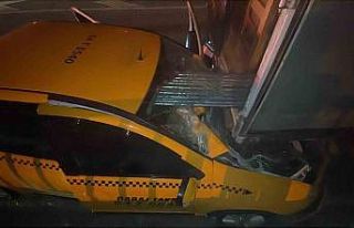 D-650’de feci kaza... Ticari taksi, kamyonete ok...