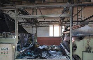 Demirci’de yün halı dokuma fabrikasında yangın...