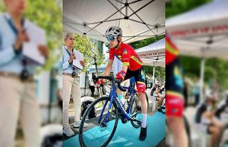 Denizlili bisikletçiler başarılarını tüm kulvarlarda...