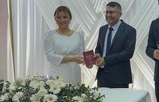 Depremde ailelerini kaybeden 2 öğretmen, ikinci...