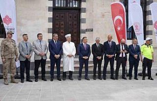 Depremde hasar alan tarihi Kurtuluş Camii yeniden...