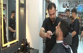 Depremzede kuaförden anlamlı kampanya