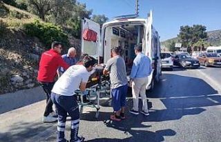 Direksiyon başında fenalaşan sürücü 3 araca...