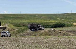 Diyarbakır’da baba oğul kamyonetle yanmış halde...