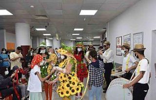 Diyarbakır’da hastanede tedavi gören çocuklara...