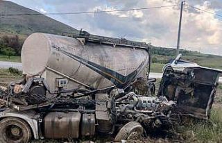 Doğanşehir’de tanker tarlaya devrildi, sürücü...