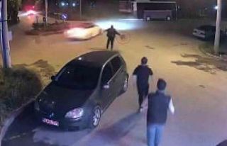 Drift yaparken tabure ile kovalanan lüks otomobil...