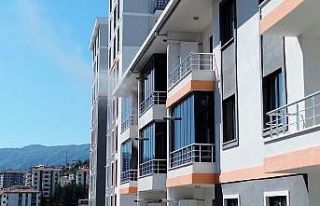 Düzce’de 6 katlı binada korkutan yangın