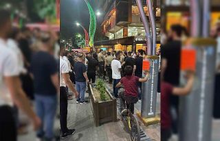 Ehliyetsiz motosiklet sürücüsünü yakalayan bekçiler...