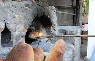 Ekşi mayanın izinde yöresel köy ekmeği yapımı