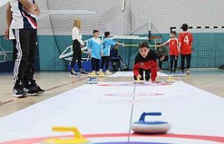 Elazığ’da 45 takım Floor Curling müsabakalarında...