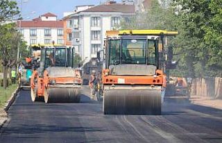 Elazığ’da asfalt yenileme çalışmaları sürüyor