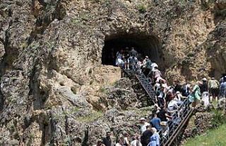 Elazığ’da üniversite öğrencileri Palu’yu...