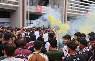 Elazığsporlu taraftarlardan takıma tam destek