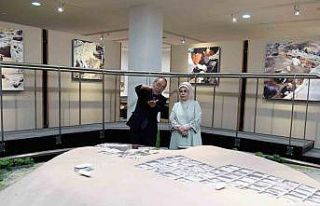 Emine Erdoğan’dan Japon arkeolog Sachihiro Omura...