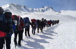 Erciyes Dağı’nda 19 Mayıs Erciyes Gençlik Tırmanışı...