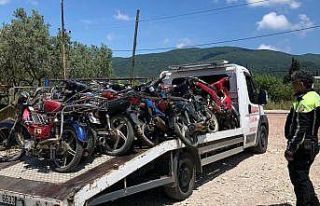 Erdek’te  tescilsiz motosikletler toplandı