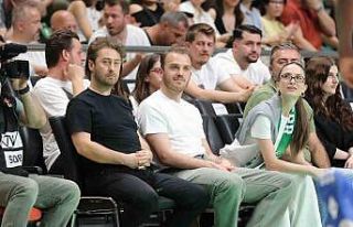 Ertuğrul Ersoy’dan Bursaspor Yörsan’a tribün...