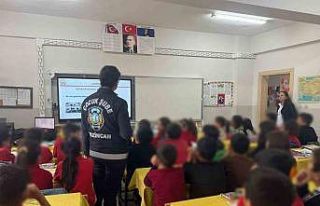 Erzincan’da çocuk polisi bilgilendiriyor