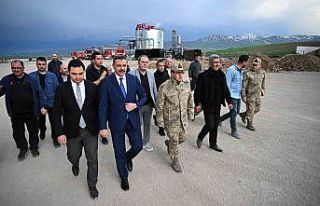 Erzurum Valisi Çiftçi, olay yerinde incelemelerde...