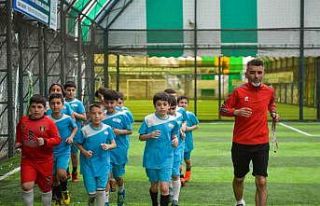 Esenyurt Belediyesi’nden geleceğin futbolcularına...