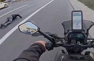 Esenyurt’ta motosiklet arızalanarak emniyet şeridinde...