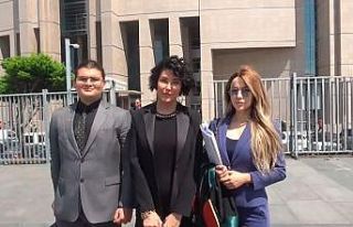 Eski manken Deniz Akkaya’ya 2 yıl 4 ay hapis cezası