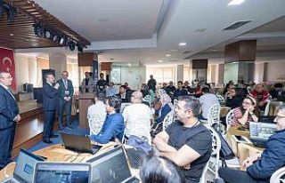 Eskişehir Valisi Hüseyin Aksoy, ’Yapay Zeka Eğitici...